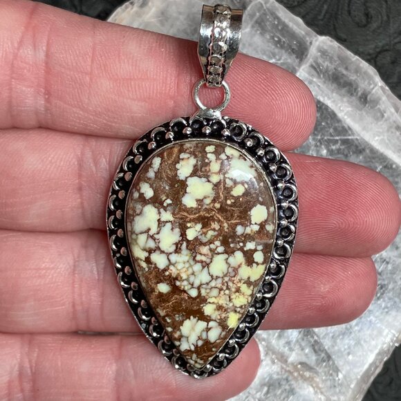 Wild Horse Turquoise Magnesite Pendant Crazy Horse Appaloosa Stone - Picture 1 of 7